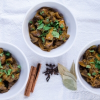 Garam Masala Mushroom and Onion Stew ~ Kanda ane Mushroom nu Shak
